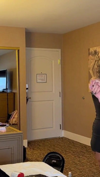 Hotel Hook up in Vegas Threesome