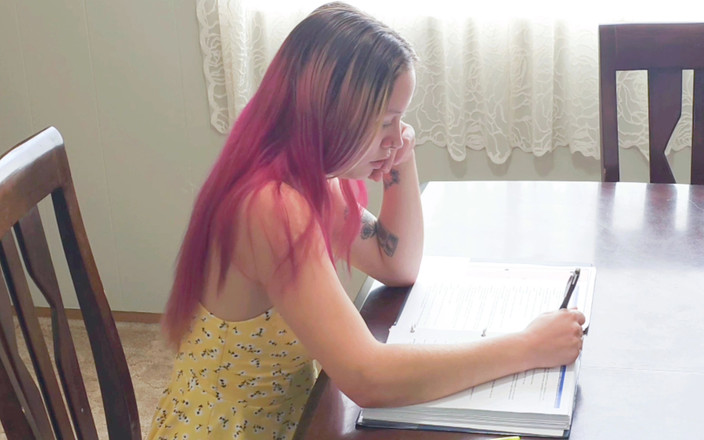 PineapplePie1111: Ketagihan seks adik tiri bahagian 4