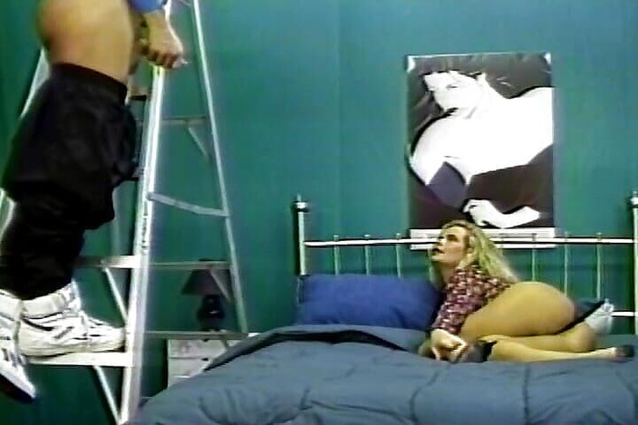 Vintage Babes: 彼女はGFと遊ぶのが好きな素晴らしい女の一人です