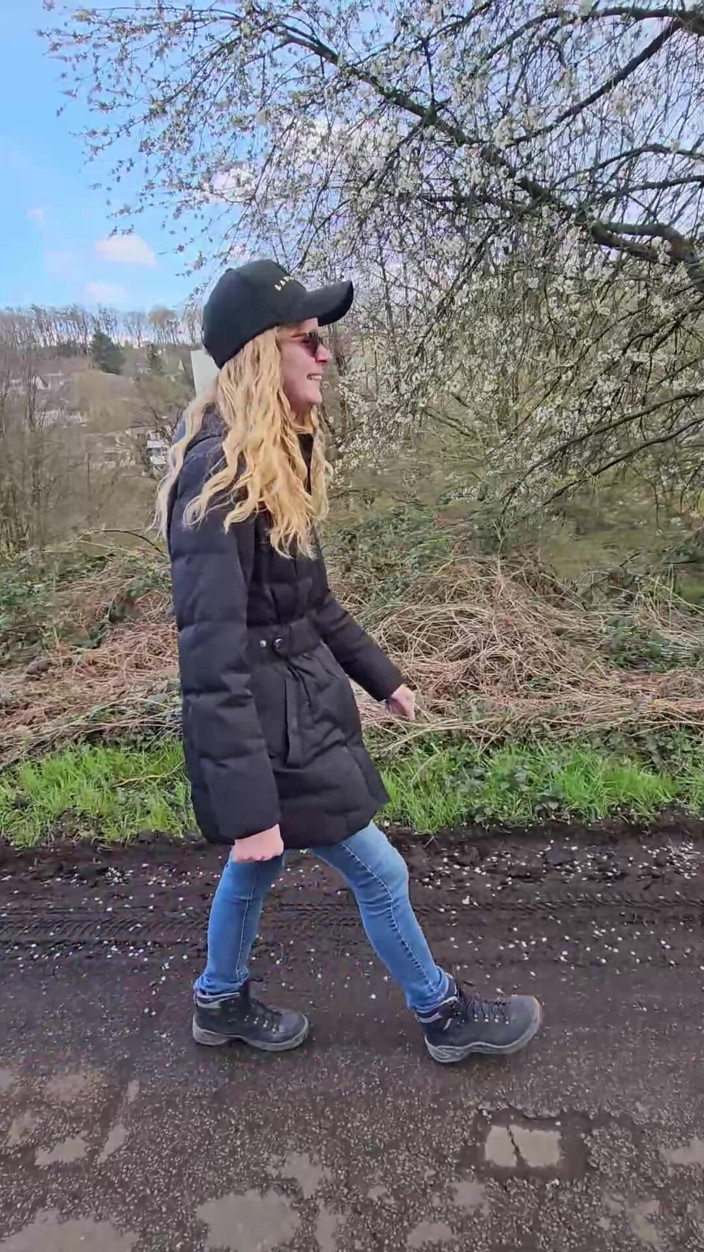 Bikergirl_97: Hot Walk with Love Balls in Pussy!