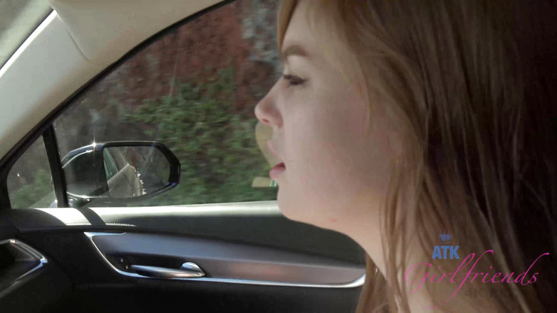 ATK Girlfriends: Liburan virtual hawaii bareng dolly leigh 7/11