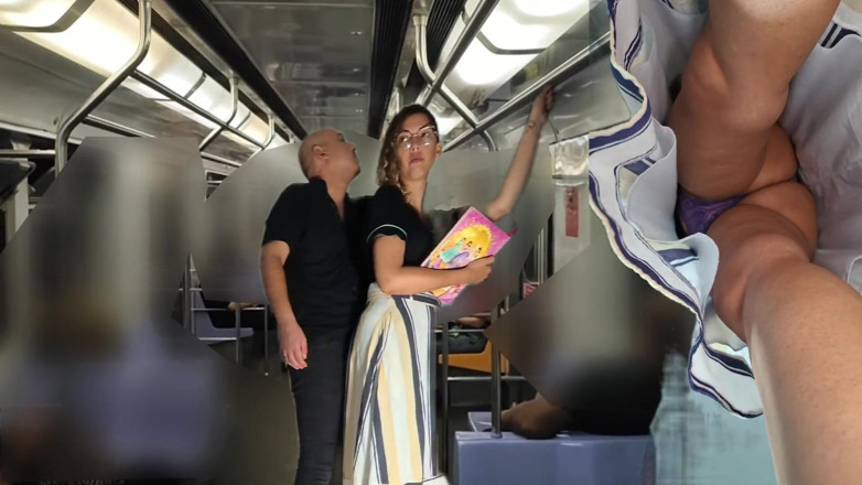 Victor SweetCoupleStories: Voyager en train est devenu de plus en plus difficile.