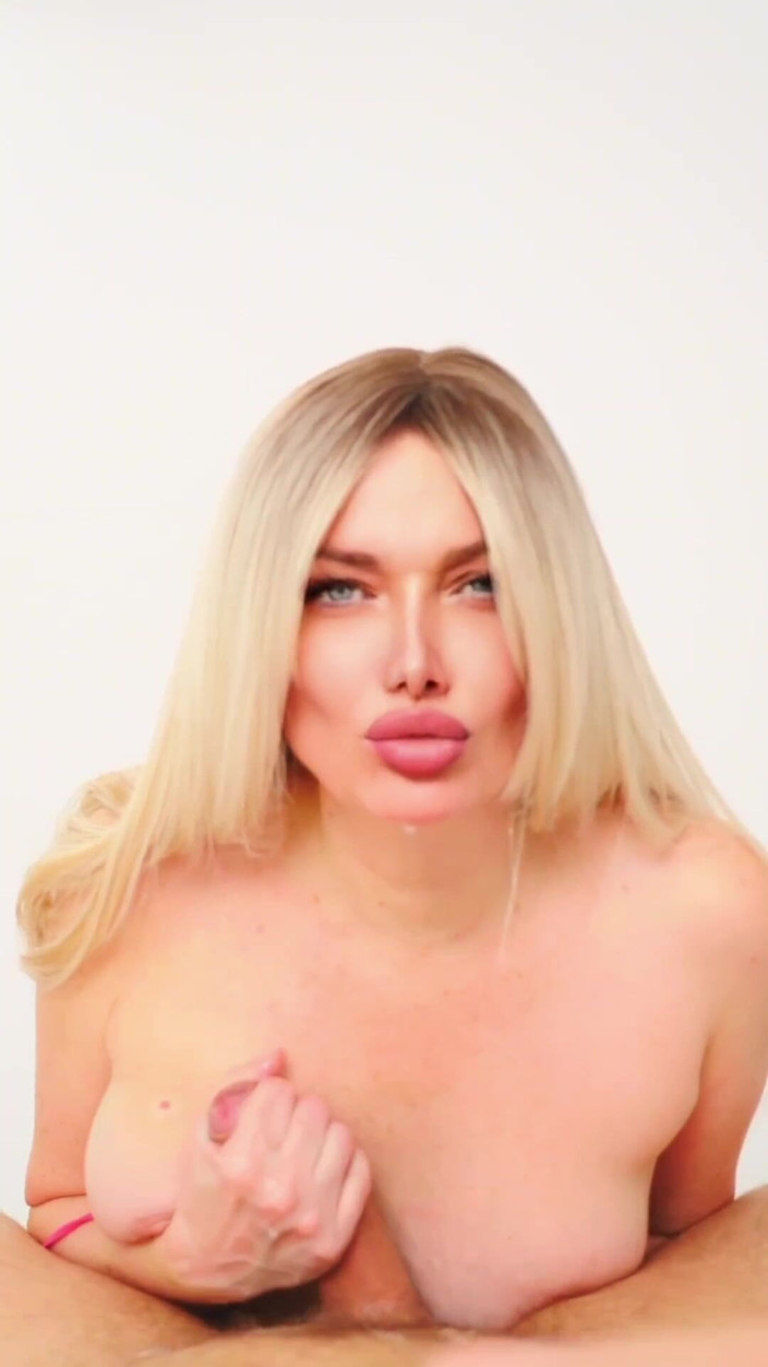 Nimfomanhub: Busty Blonde Reverse Cowgirl Ride: Titjob, Clit-grind Squirts &amp; Massive Tit...