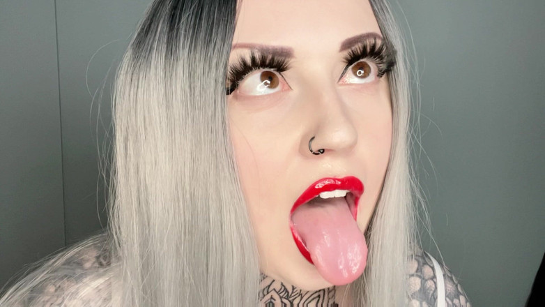 Miss Valentina: Sega sulla mia faccia ahegao