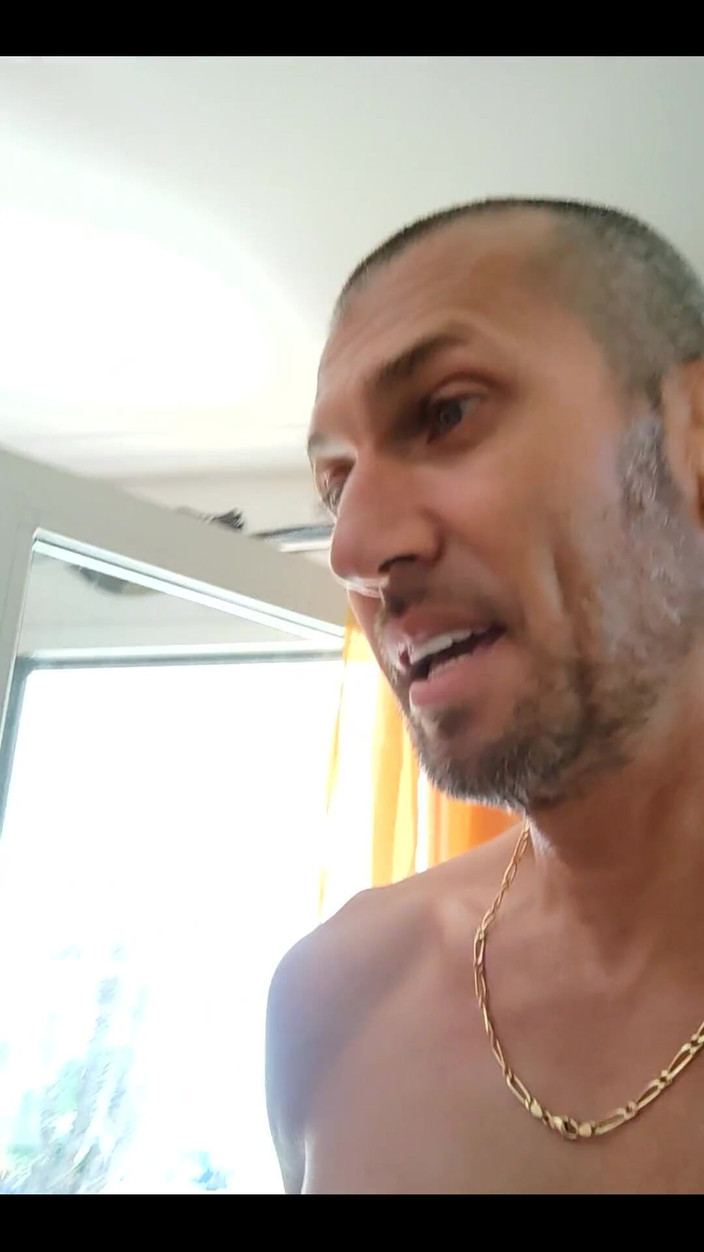 Boy jerking off: 아침 식사 순간