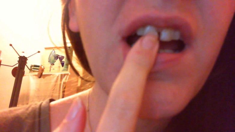 Nicoletta Embassi: Mouth Exploration
