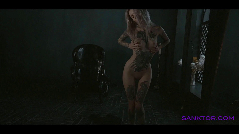 SANKTOR: Tattooed teen is dancing in the dark room