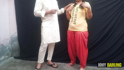 Jony Darling: Giovane ragazza scopata per la prima volta