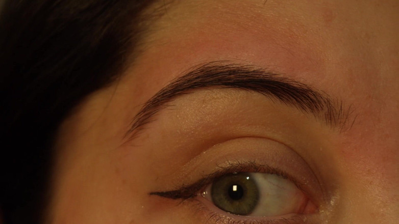 AmayaMori: Kaş cımbızla kaşlarımı ekstra yakın çekeceğim, böylece iyi görünüp eğleneceğim:)