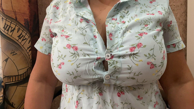 Lux Eva: Masturbuj moje prsa a bav se