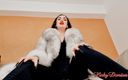 Kinky Domina Christine queen of nails: Seductress in fur har en utmaning för dig
