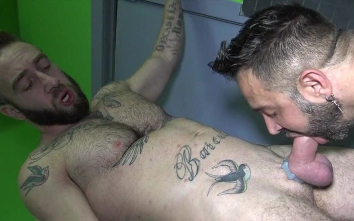 Crunch French bareback porn: The Pornstar Martin Mazza Fucked Raw by Manuel Scalco