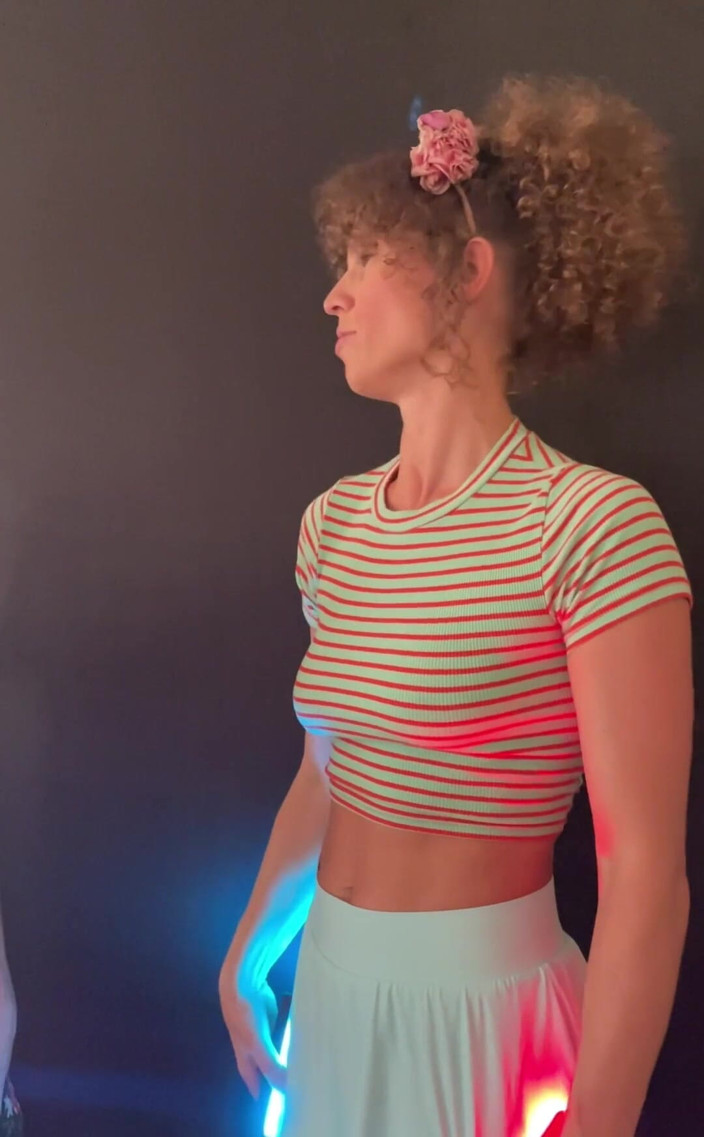 VibeWithMommy: Un piccolo culo di ragazza pazza parte 2!