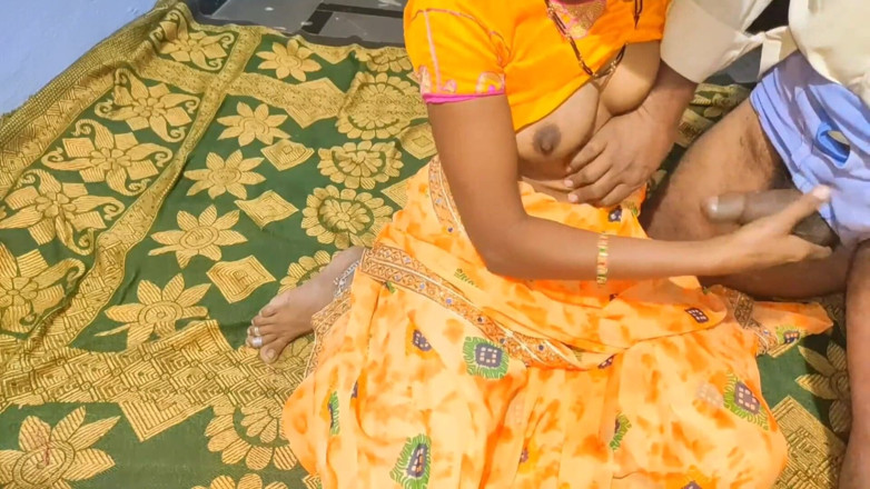 Desihotcouple: Indiska riktiga par midnatt i gul färg Saree het video