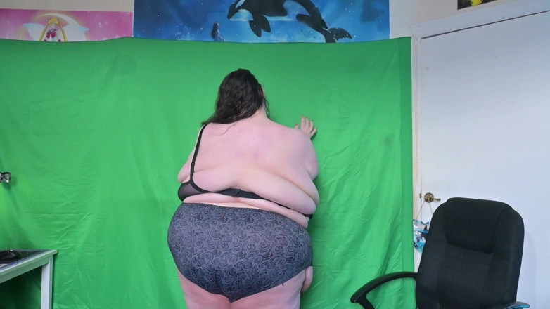 SSBBWLadyBrads: Знімаю з мене одяг