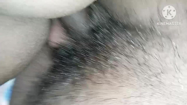 Nenika: Bibi vergrootte de penis vroeg in de ochtend