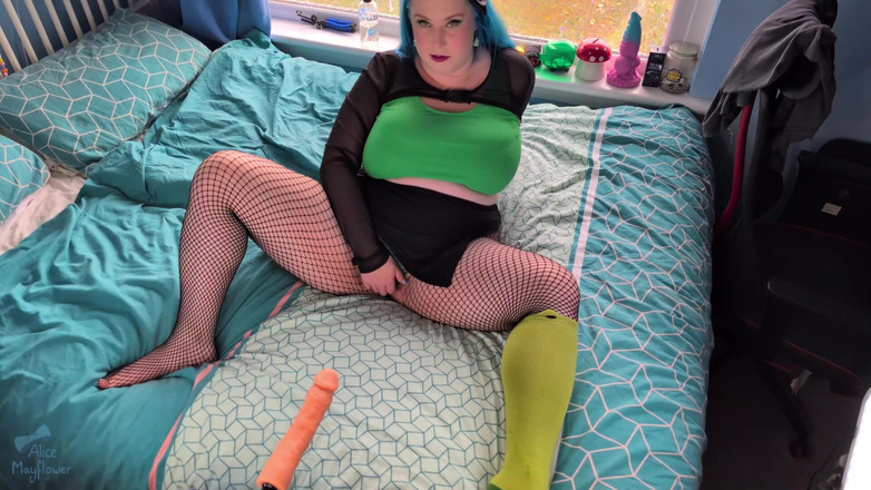 Alice_Mayflower_Scottish: Foot Play &amp;Doggy with the ucking Machine - Solo Girl