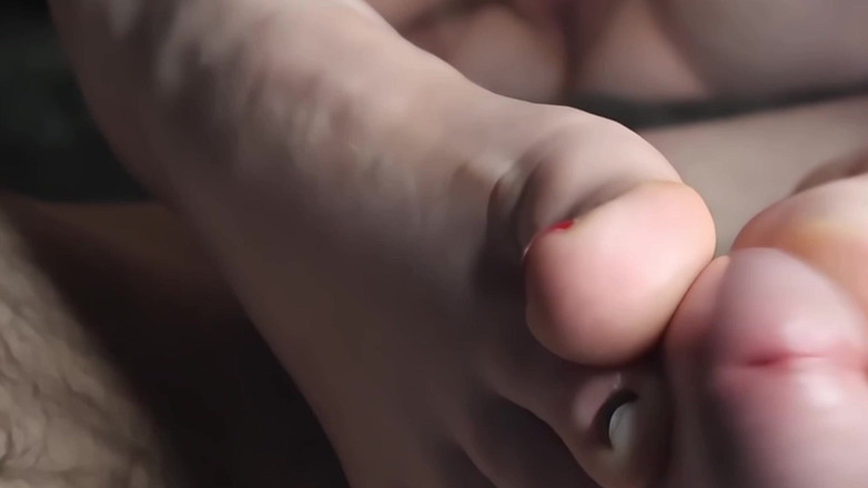 GingerFeet: Footjob jarak dekat