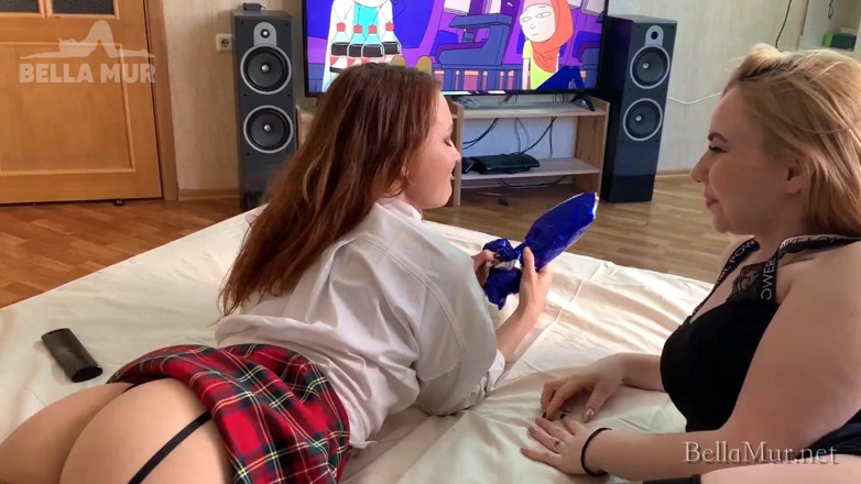 Bella Mur: Dildo Present for Her 18th B-day