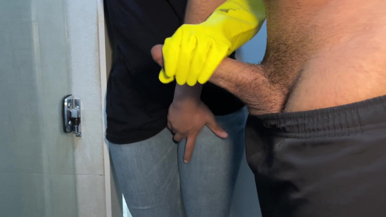 Levi Solen: Hotel Maid Caught Me Masturbating and Decided to Help Me