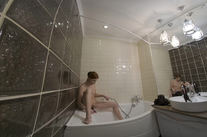 Baberotica VR: Hot Redhead Goes Intimate in the Tub