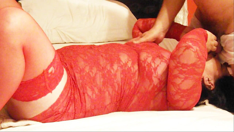 Julie Cunningham: Джулі Каннінгем, член і смоктання яєць, показує обличчя