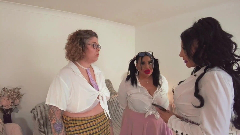 Nicole Dupapillon: Nicole DuPapillon UK's Longest Labia in Naughty Lesbian college girls