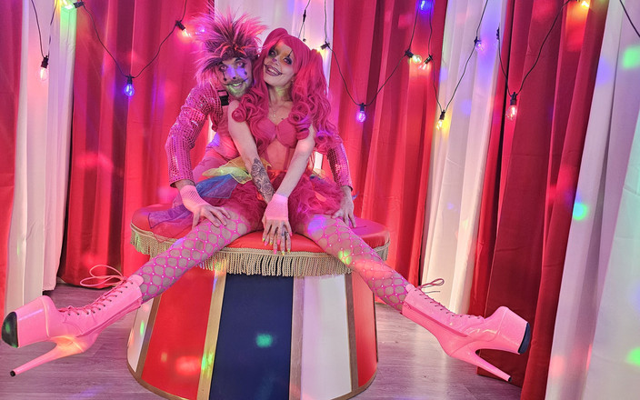 Cock Crazed Clowns: 欢迎来到粉色小丑