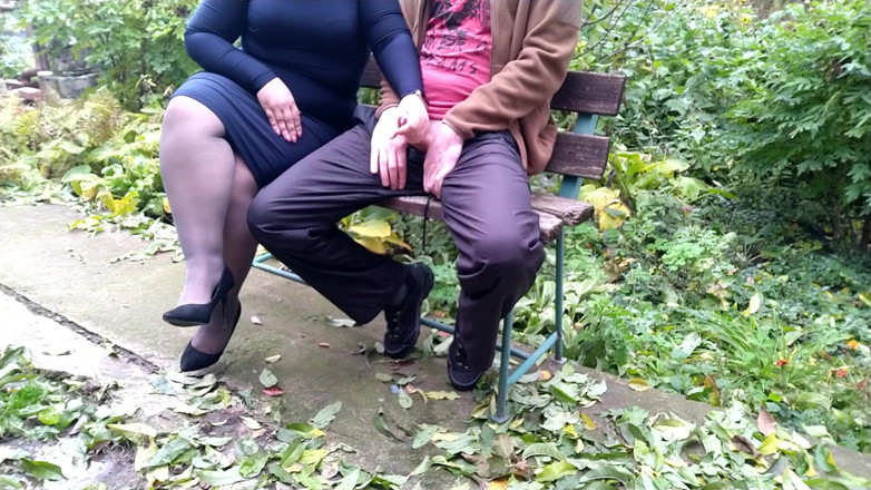 OurFetishLife: MILF made me cum in 1 minute outside
