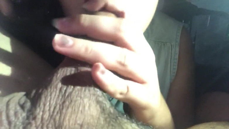 Mexicasero: 18 tuổi bú tôi cho đến khi miệng cô ấy đầy tinh dịch.