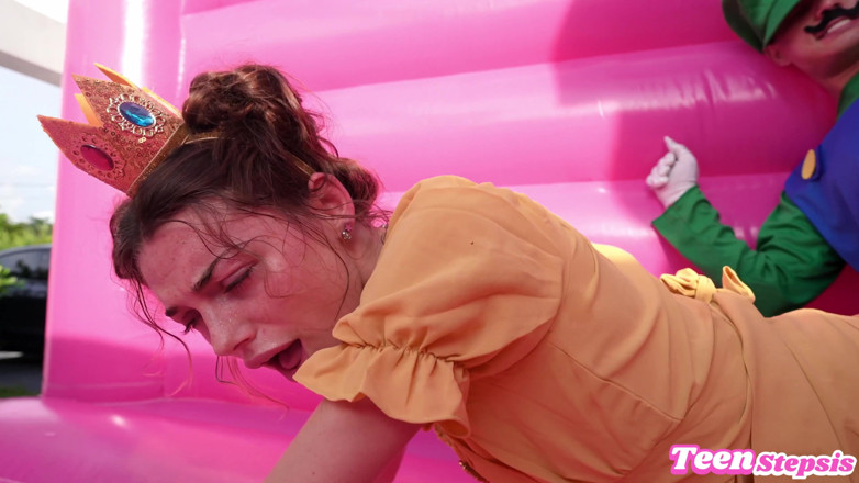 Teen StepSis: Luigi Fucks Princess Peach in the Bouncy Castle