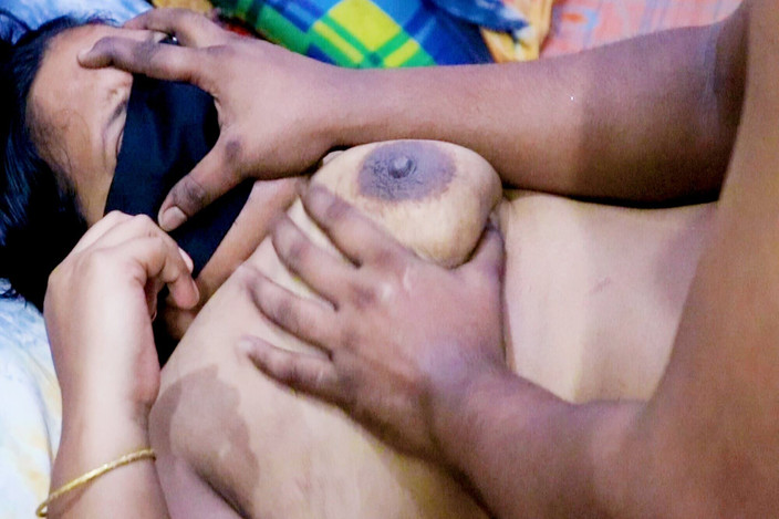 Morjenabb: Massage du corps torride, moment heureux avec ma bhabhi canon...