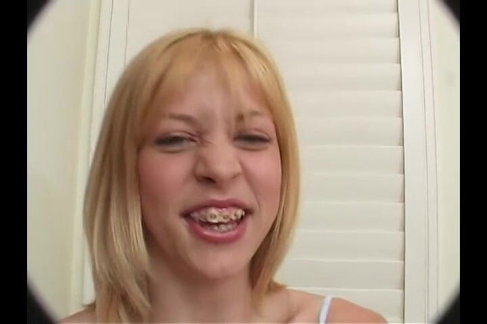 Top Web Models: Leah Luv 19 Yo Dengan Pendakap Gigi - 4 Sudut pandangan pertama lengkap...