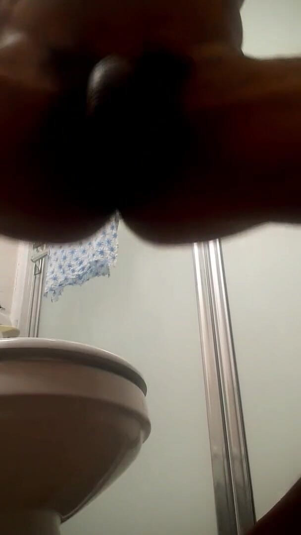 Borilasu: Borila horny and naked in bathroom because smell of man....