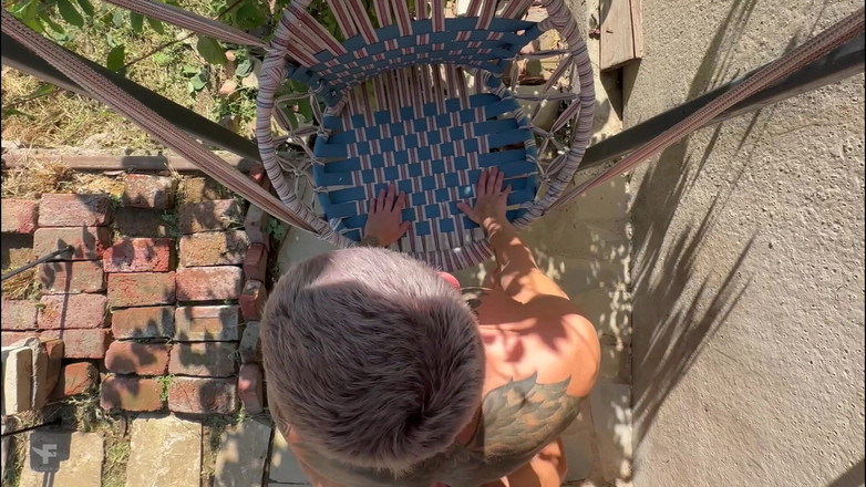 Falcon Al: O Jardineiro Me Despertou E Eu Me Dei a Ele...