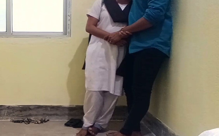 Fantacycutting: Tution 女孩和 Tution 老师在商店里做爱