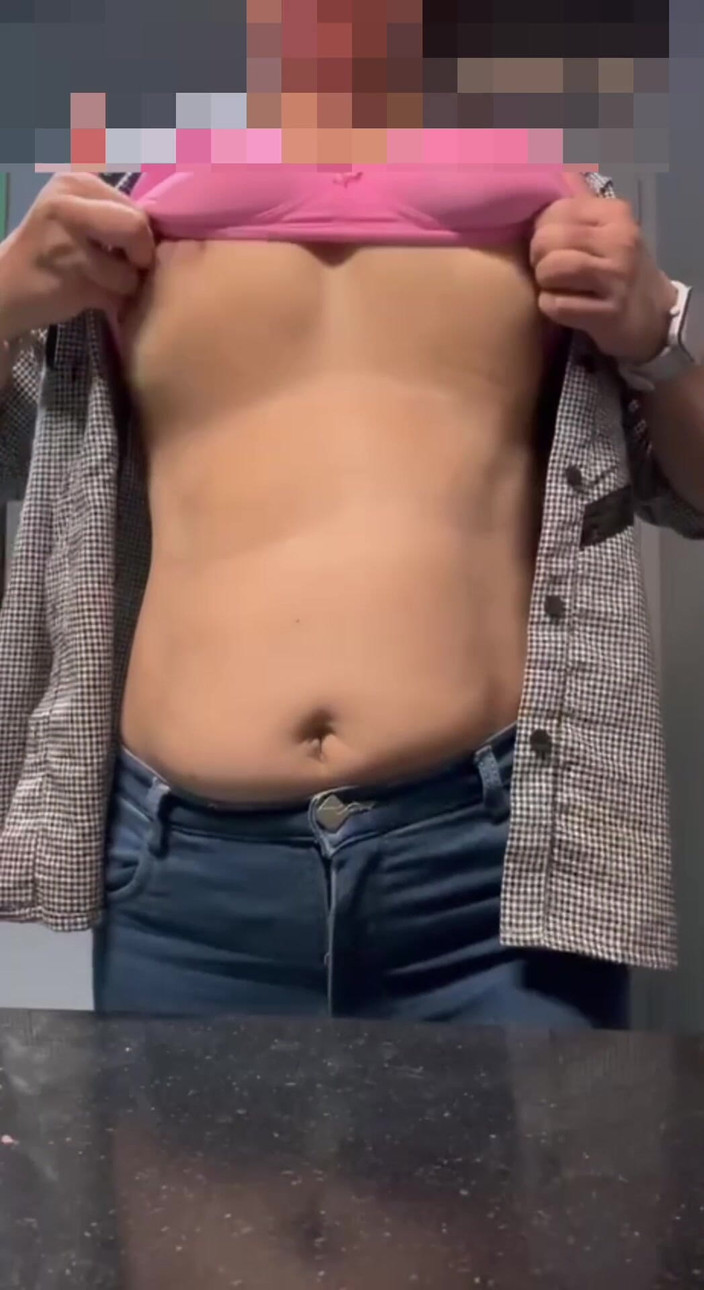 Hot Indian mommy: ホットなインド系継母オフィスストリップティーズ