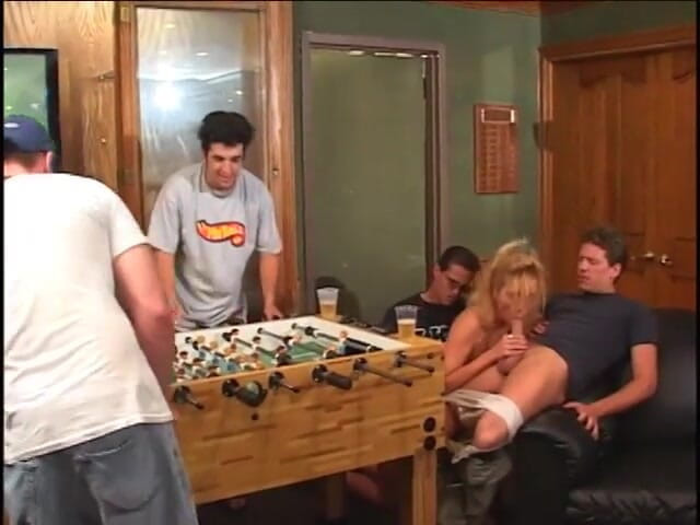 Hot Sex Party: Innocent gameplay turns to randy threesome