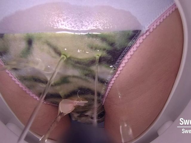 Desperation wetting panty pissing toilet cam (Sweety play)