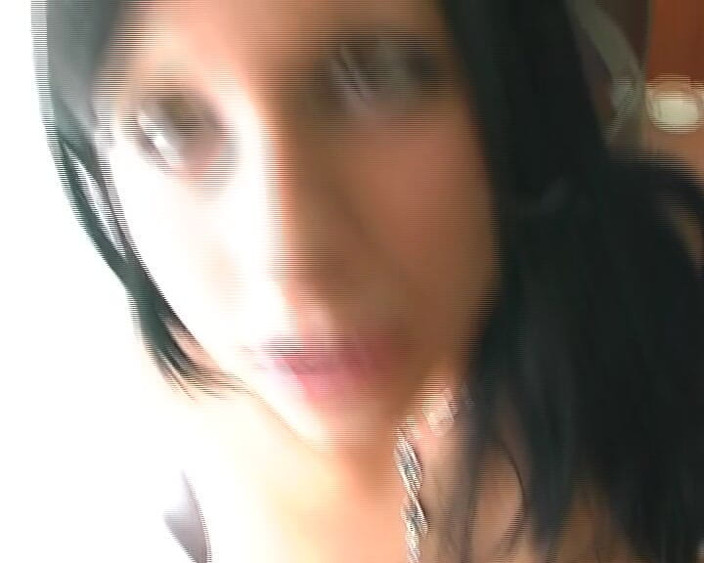 German Homemade: Una troia tedesca dai capelli scuri si fa spruzzare il...