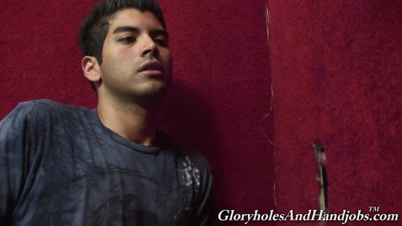Gloryholes And Handjobs: 벽 뒤에 있는 남자는 그에게 모든 불쾌한 일을 하는 핫한 소녀였습니다.