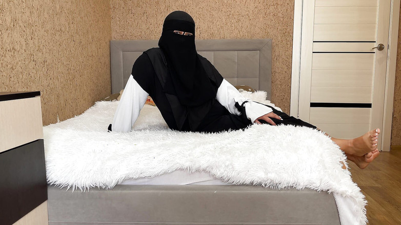 Lux Eva: Futând soția țâțoasă a prietenului în timp ce el nu este acasă,...