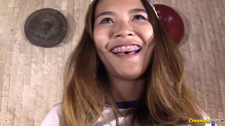 Creampie Thais: 18 year old Kittikorn first time creampie sex video