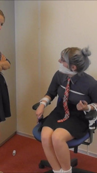 Luna Grey y Violet Haze - venganza de perras corporativas