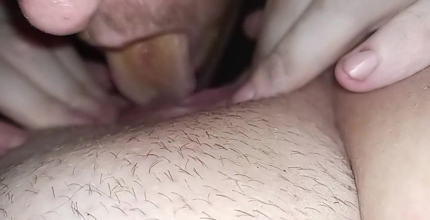 FluffyBeeChan: Veux-tu le lécher ?