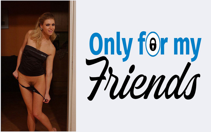 Only for my Friends: 金色の髪の18歳の痴女が大人のおもちゃを楽しみたいという願望を持っていて、自分自身に触れる最初のポルノ