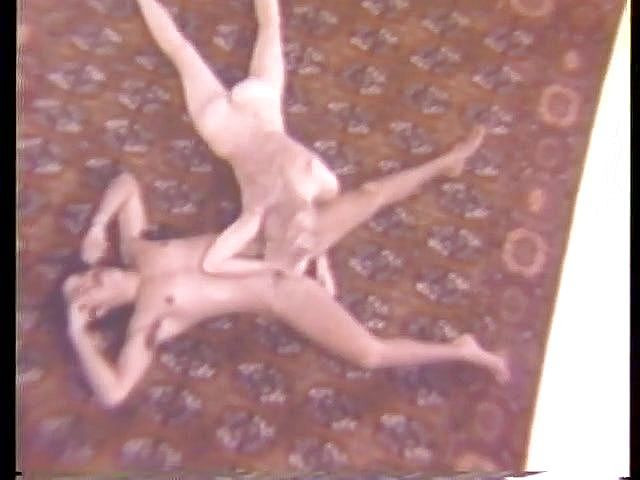 Vintage Usa: Blonde behaarte muschi, betrügende ehefrau lutscht und fickt ihren schwarzen...