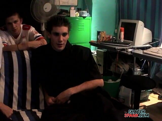 Skater Spank: Kelly bate duro