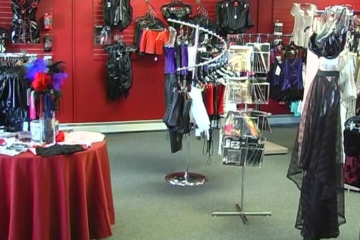 NM fetish femdom videos by Princess Nikki Cruel: Awek montel miang diikat dan dipukul