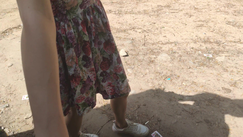 AnGelya G: Podniosła spódnicę na zewnątrz i ssała w parku